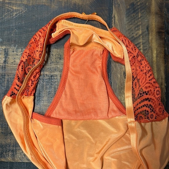 Black fushia bra set. Bra 40D undies 1x preowned  great condition - Picture 5 of 10